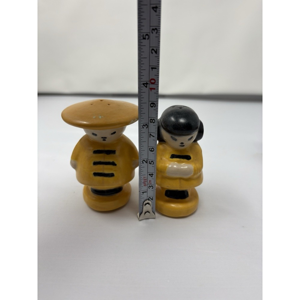 Vintage Asian Couple Salt & Pepper Shakers Yellow Black 1950's Mid Century Retro - Picture 10 of 11